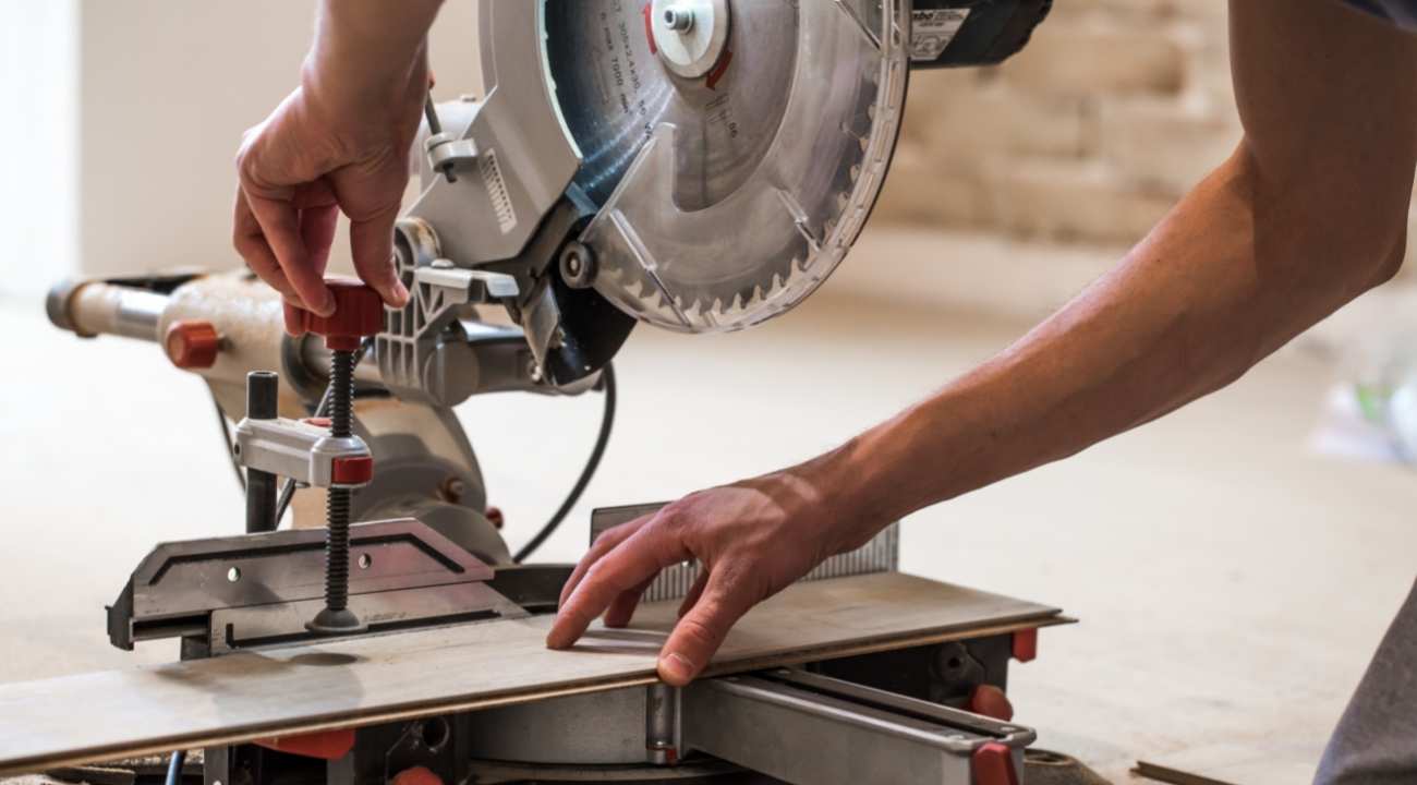How to Use a Miter Saw? Ultimate Guide for Beginners Tools Zone