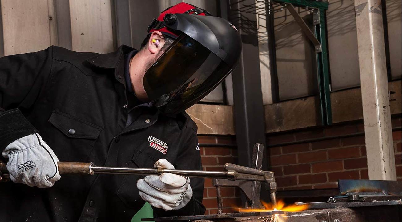 What Kind Of Eye Protection Do You Need for Plasma Cutting?
