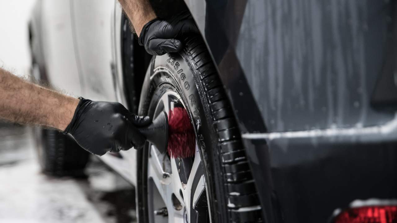 How To Clean and Polish Aluminum Wheels? Tools Zone