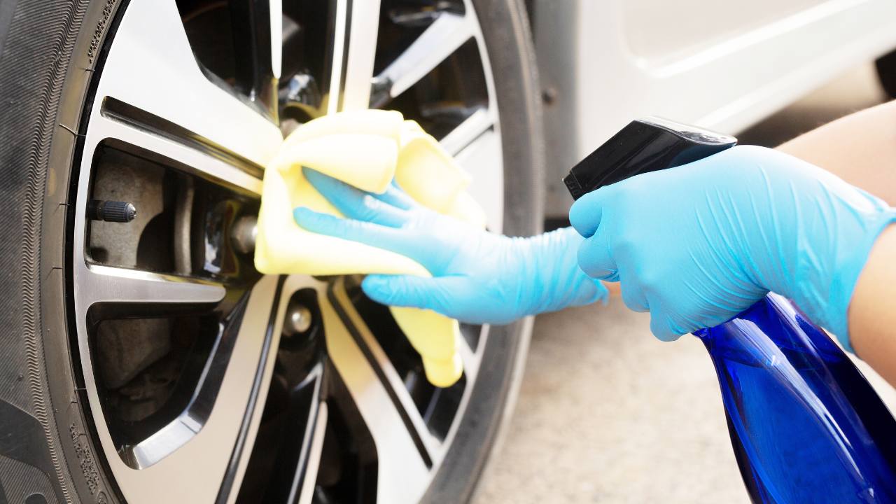 How To Clean and Polish Aluminum Wheels? Tools Zone